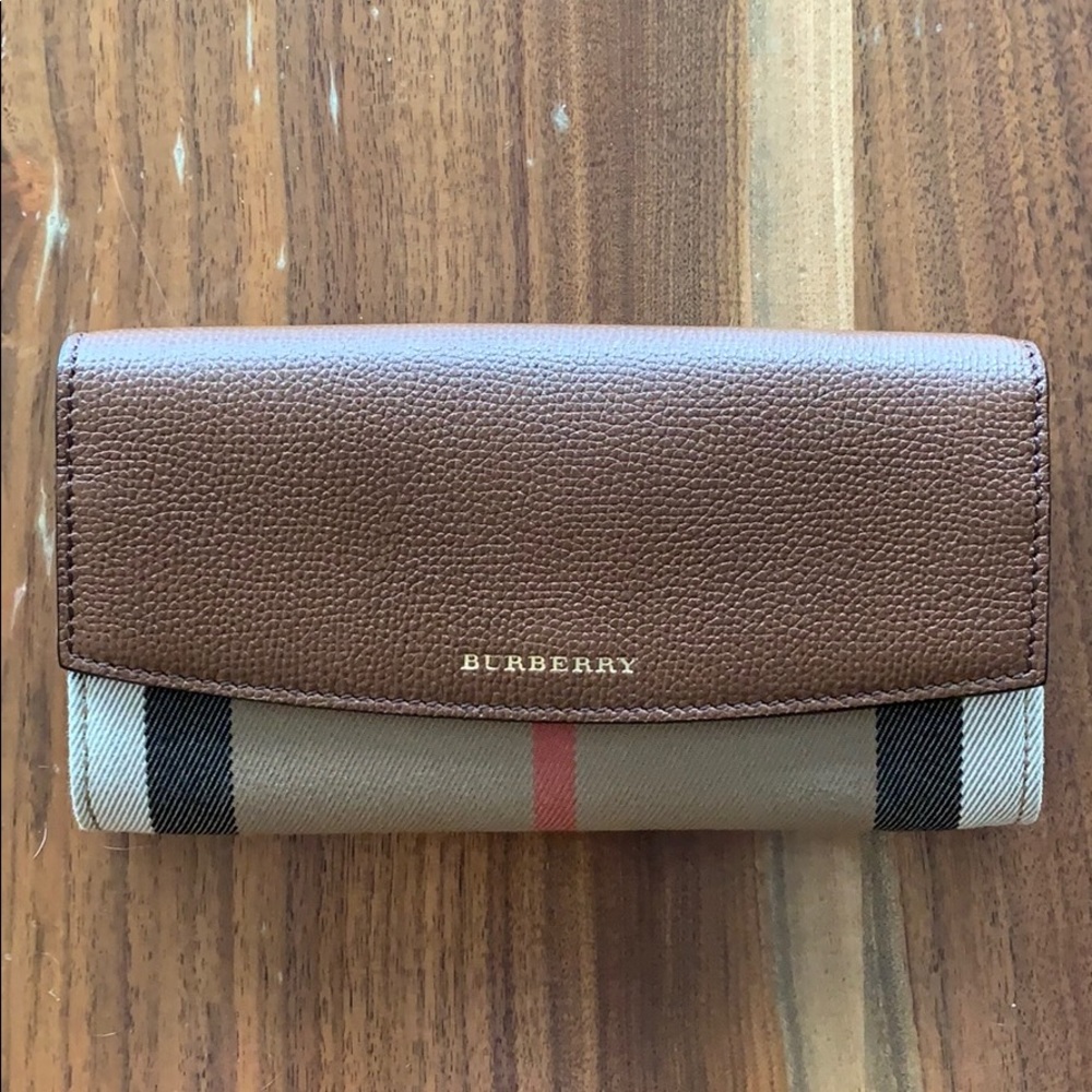 Burberry wallet brand new with tags